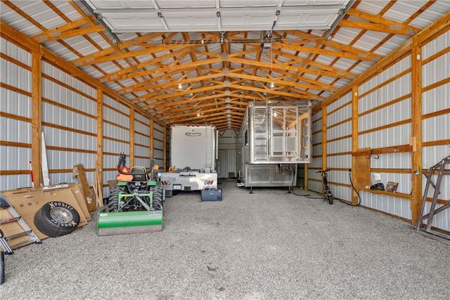 35559 Metcalf Road, Louisburg, KS 66053