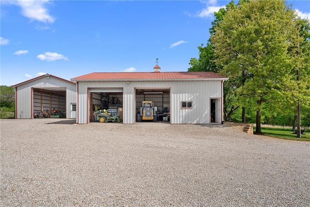 35559 Metcalf Road, Louisburg, KS 66053