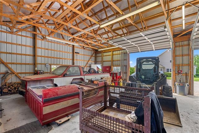 35559 Metcalf Road, Louisburg, KS 66053