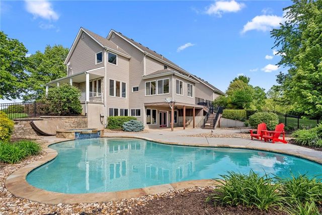 35559 Metcalf Road, Louisburg, KS 66053