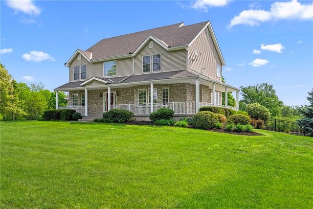 35559 Metcalf Road, Louisburg, KS 66053