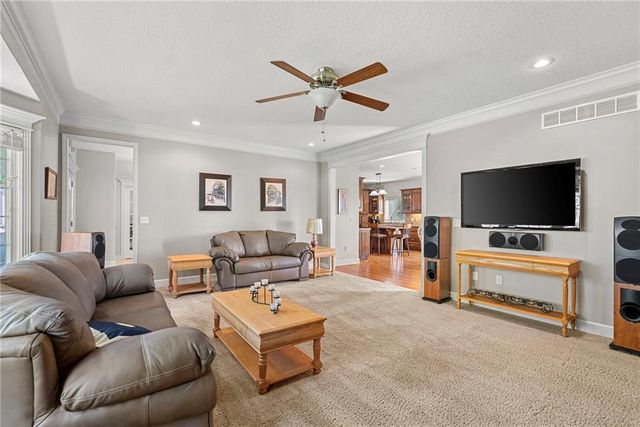 35559 Metcalf Road, Louisburg, KS 66053