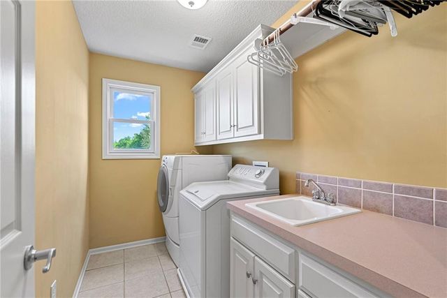 35559 Metcalf Road, Louisburg, KS 66053