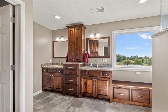 35559 Metcalf Road, Louisburg, KS 66053