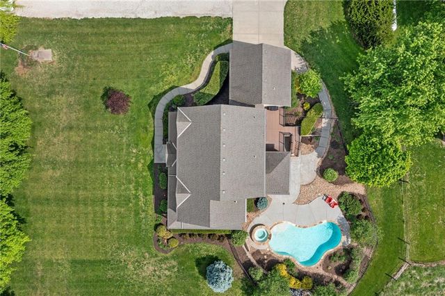 35559 Metcalf Road, Louisburg, KS 66053