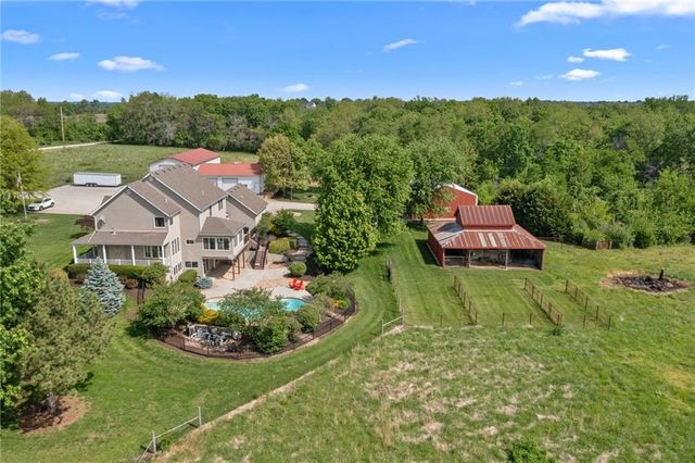 35559 Metcalf Road, Louisburg, KS 66053