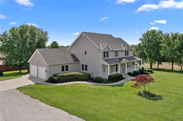 35559 Metcalf Road, Louisburg, KS 66053