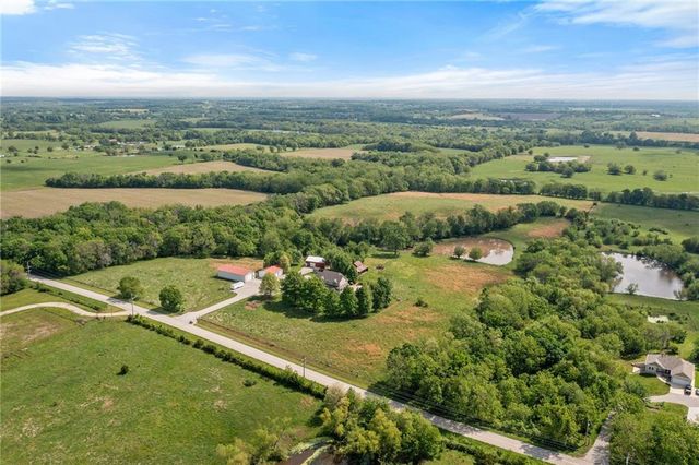 35559 Metcalf Road, Louisburg, KS 66053