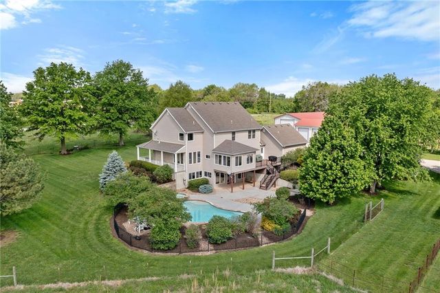 35559 Metcalf Road, Louisburg, KS 66053