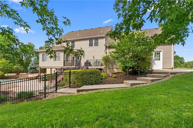 35559 Metcalf Road, Louisburg, KS 66053