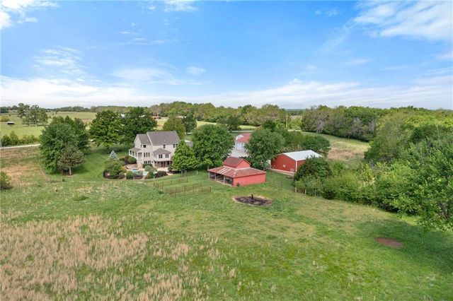 35559 Metcalf Road, Louisburg, KS 66053