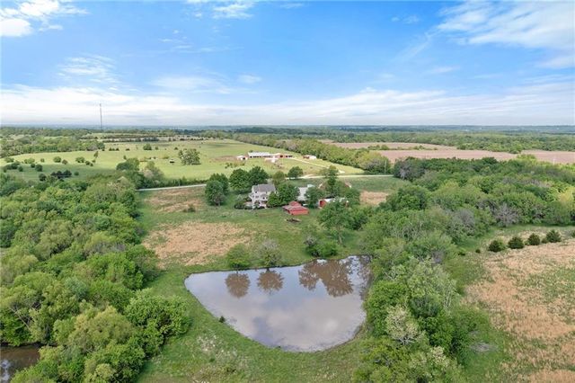 35559 Metcalf Road, Louisburg, KS 66053