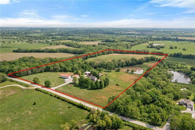 35559 Metcalf Road, Louisburg, KS 66053