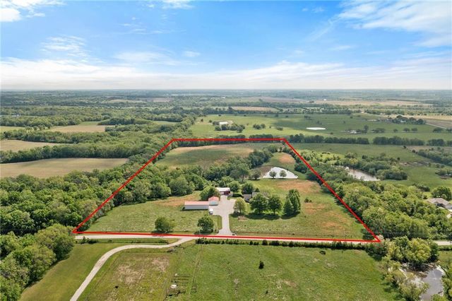 35559 Metcalf Road, Louisburg, KS 66053