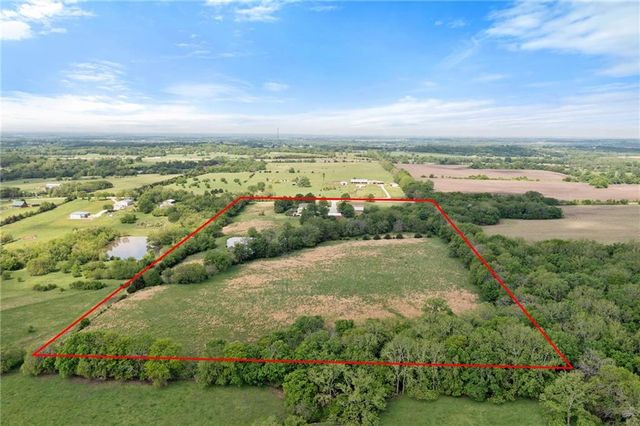 35559 Metcalf Road, Louisburg, KS 66053