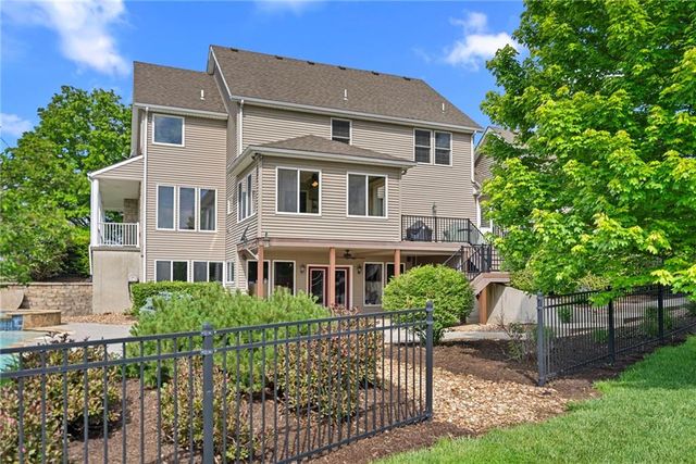 35559 Metcalf Road, Louisburg, KS 66053