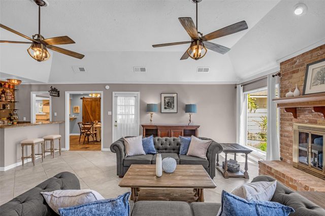 15018 Rose Cottage Drive, Houston, TX 77069