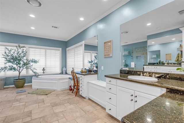 15018 Rose Cottage Drive, Houston, TX 77069