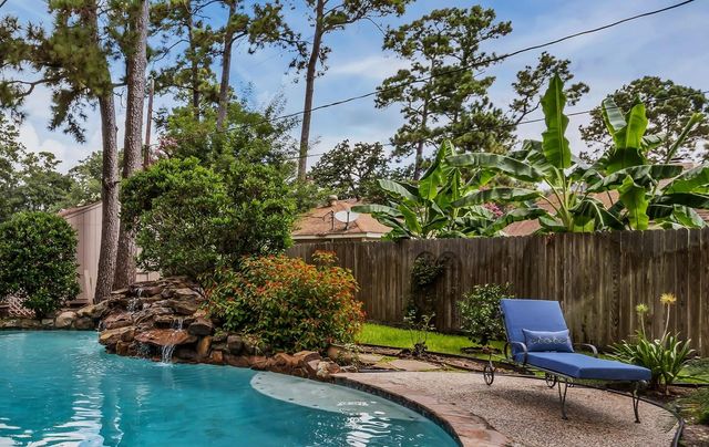 15018 Rose Cottage Drive, Houston, TX 77069