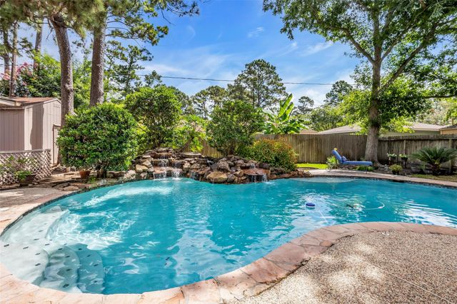 15018 Rose Cottage Drive, Houston, TX 77069