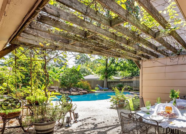 15018 Rose Cottage Drive, Houston, TX 77069