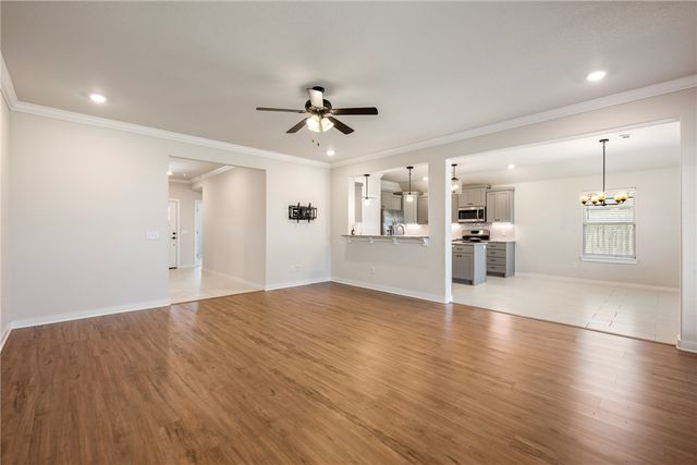 712 Diamond Avenue, Lowell, AR 72745