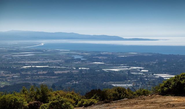 301 Red Dog Ridge, Watsonville, CA 95076