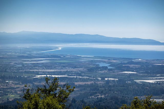 301 Red Dog Ridge, Watsonville, CA 95076