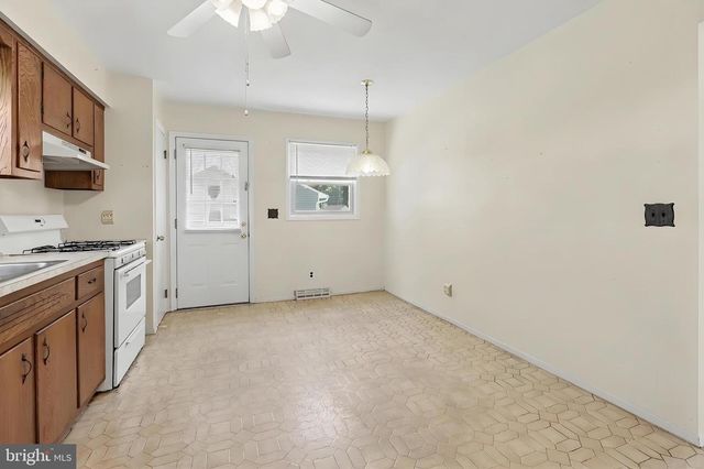 16 RUNNING BROOK, Trenton, NJ 08638