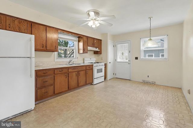 16 RUNNING BROOK, Trenton, NJ 08638