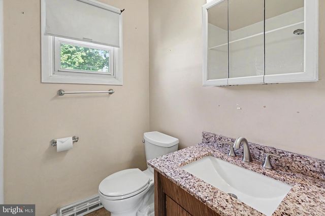 16 RUNNING BROOK, Trenton, NJ 08638