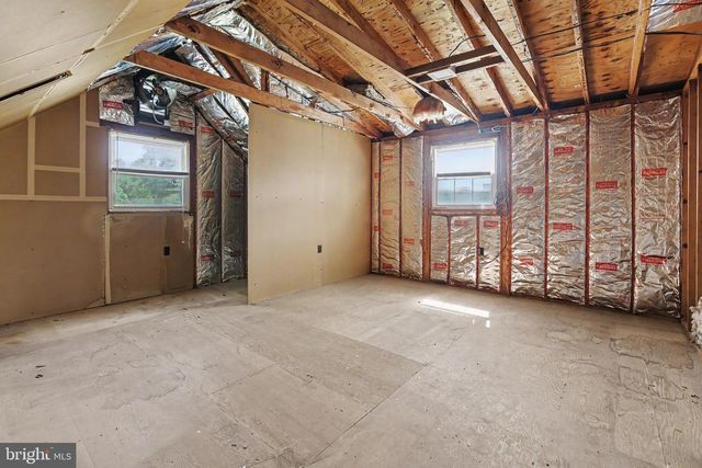 16 RUNNING BROOK, Trenton, NJ 08638