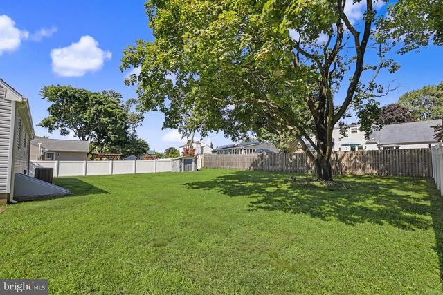 16 RUNNING BROOK, Trenton, NJ 08638