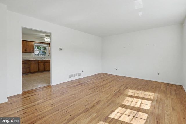 16 RUNNING BROOK, Trenton, NJ 08638