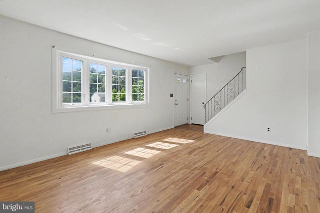 16 RUNNING BROOK, Trenton, NJ 08638