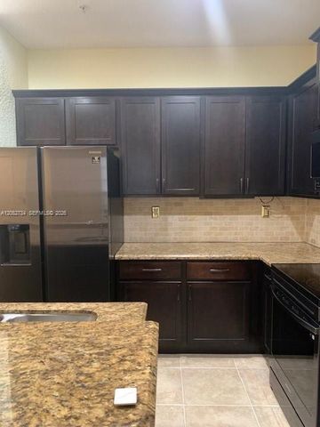 242 SW 7th Court 242, Pompano Beach, FL 33060