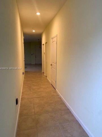 242 SW 7th Court 242, Pompano Beach, FL 33060