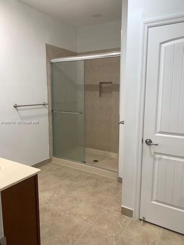 242 SW 7th Court 242, Pompano Beach, FL 33060