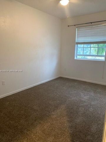 242 SW 7th Court 242, Pompano Beach, FL 33060