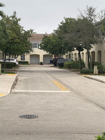 242 SW 7th Court 242, Pompano Beach, FL 33060