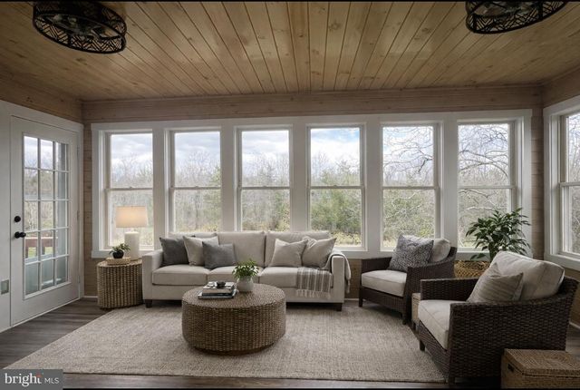 11665 FLAG ROCK DR, Remington, VA 22734