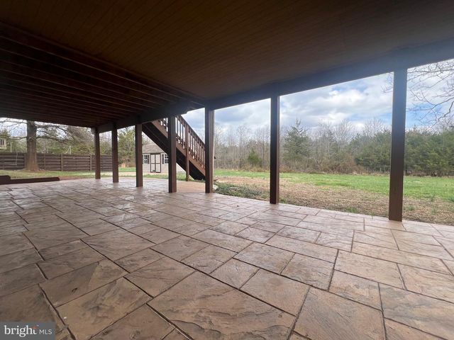 11665 FLAG ROCK DR, Remington, VA 22734