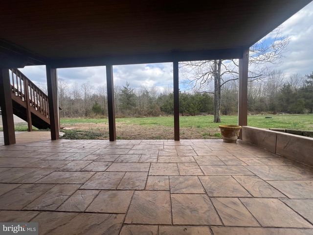 11665 FLAG ROCK DR, Remington, VA 22734