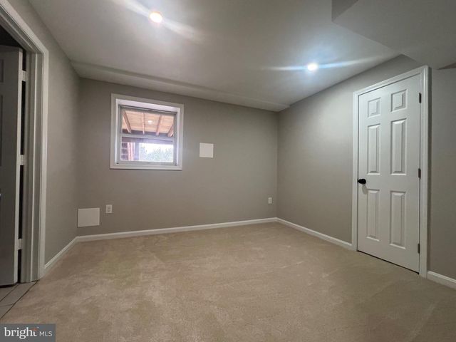 11665 FLAG ROCK DR, Remington, VA 22734