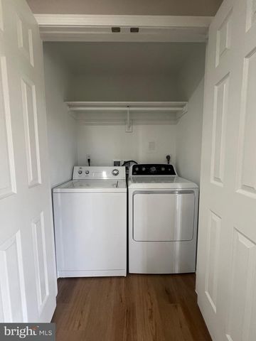 11665 FLAG ROCK DR, Remington, VA 22734