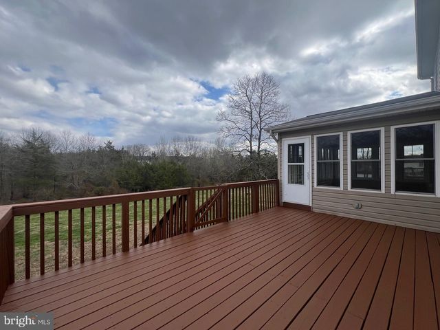 11665 FLAG ROCK DR, Remington, VA 22734