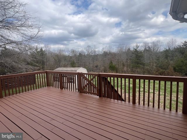 11665 FLAG ROCK DR, Remington, VA 22734