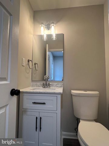 11665 FLAG ROCK DR, Remington, VA 22734