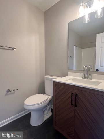 11665 FLAG ROCK DR, Remington, VA 22734