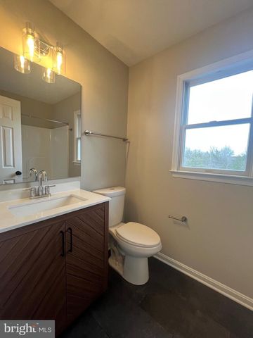 11665 FLAG ROCK DR, Remington, VA 22734